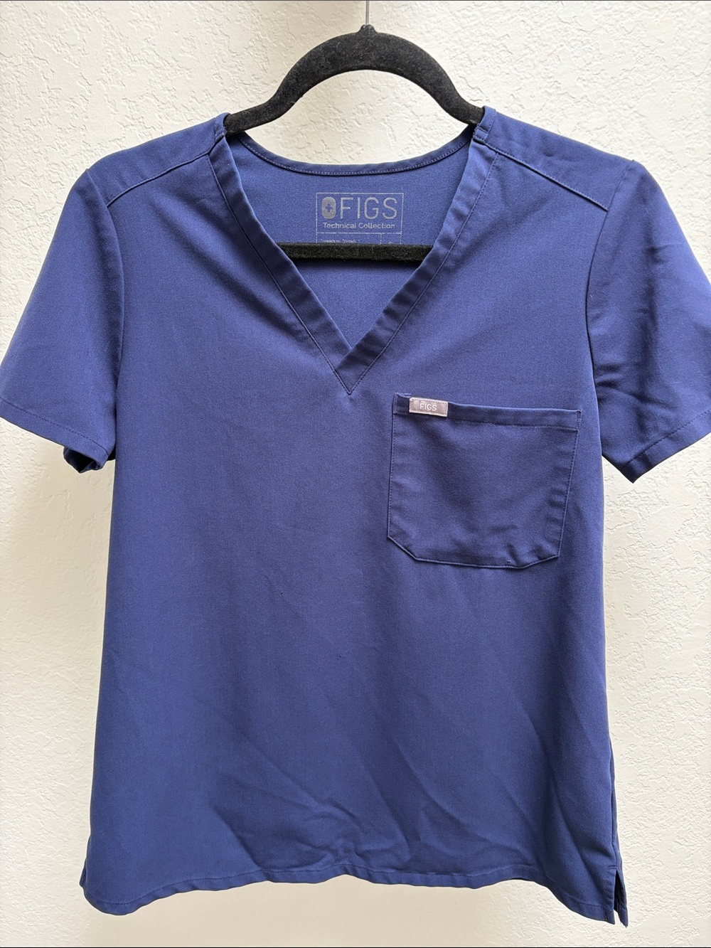 Figs Navy Scrub Set with 1 Top and 2 Bottoms